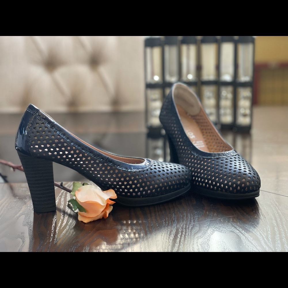 NAVY BLUE LEATHER COMFORT SHOES